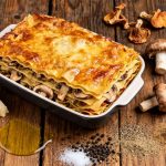 Ricetta lasagne ai funghi: come preparare un piatto autunnale cremoso e saporito