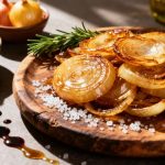 Come preparare cipolle caramellate perfette: ricetta semplice per un contorno irresistibile