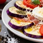 Melanzane alla pizzaiola croccanti in friggitrice ad aria: ricetta facile e gustosa